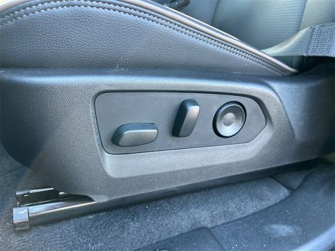 New 2026 GMC Canyon Denali image 18