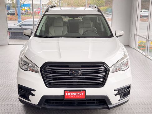 Used 2019 Subaru Ascent Premium image 2