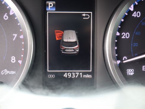 Used 2017 Toyota Highlander AWD LE Plus V6 image 25