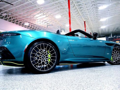 Used 2023 Aston Martin DBS image 16