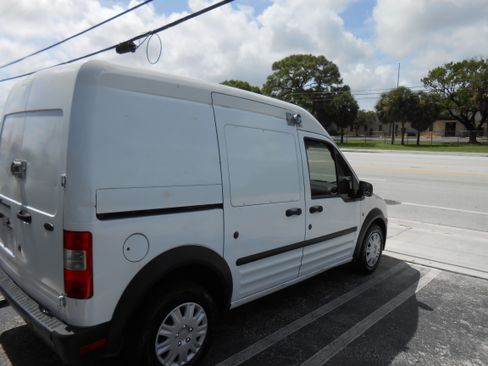 Used 2010 Ford Transit Connect XL image 6