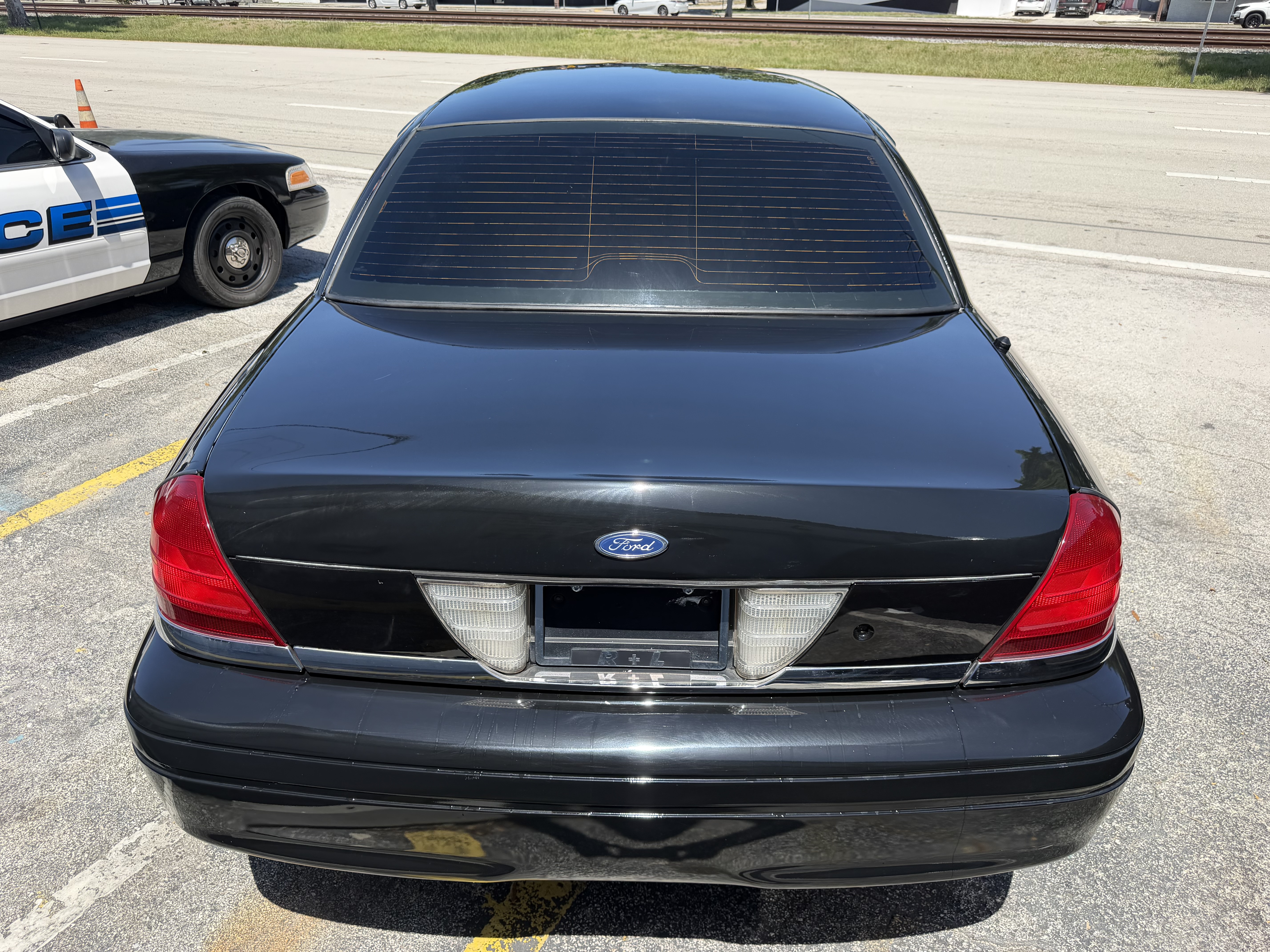 Used 2006 Ford Crown Victoria Police Interceptor RWD image 7