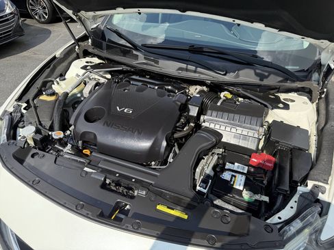 Used 2018 Nissan Maxima Platinum image 16