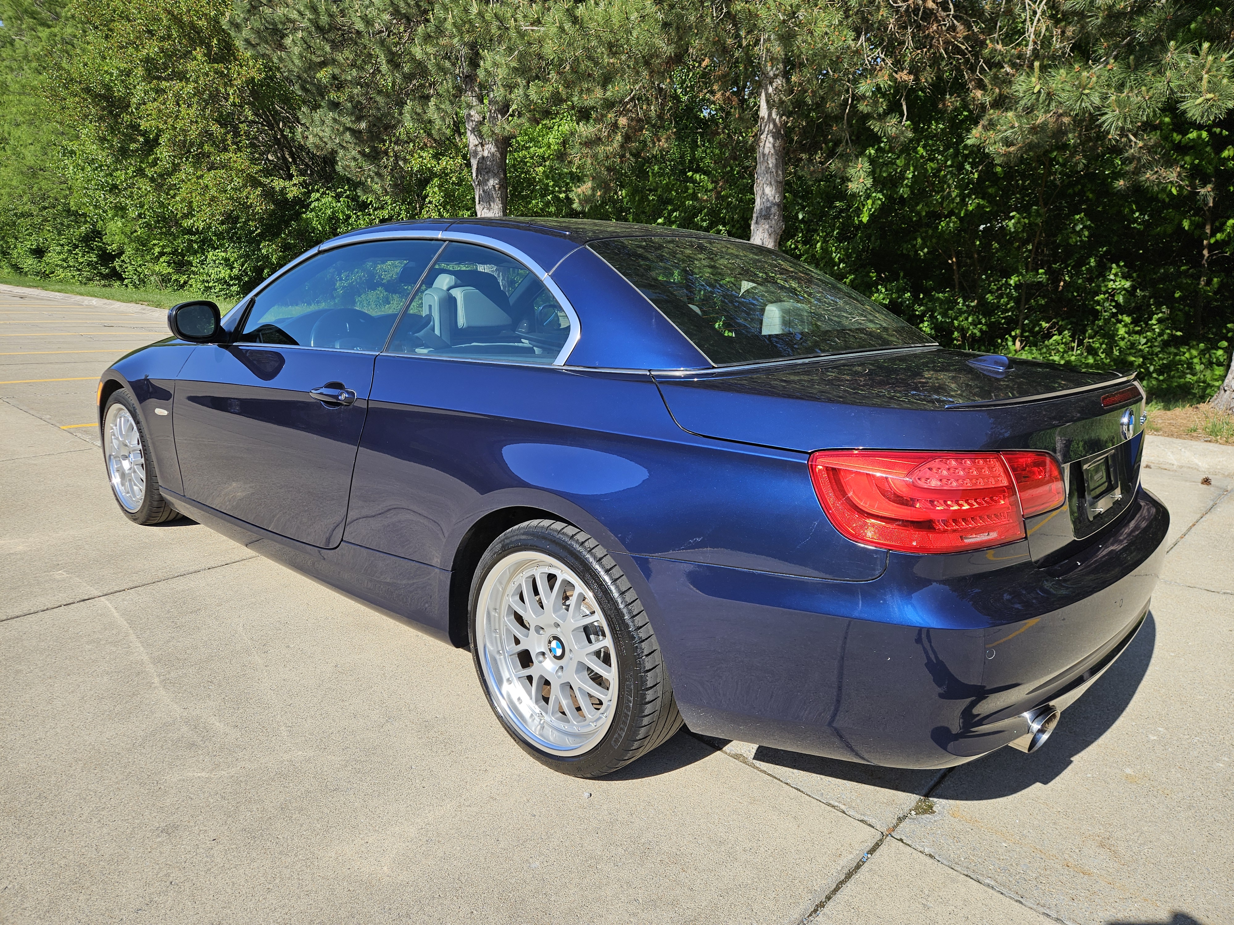 Used 2012 BMW 335i Convertible RWD image 6