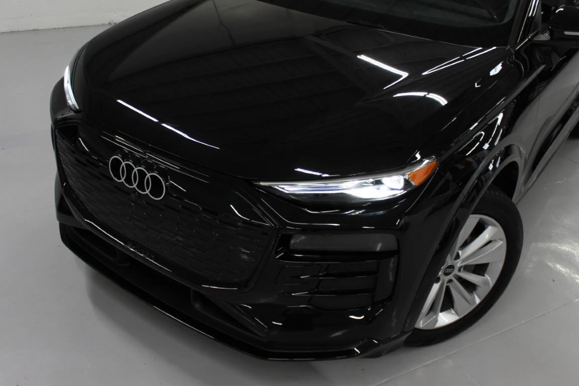 Used 2025 Audi Q6 e-tron Premium RWD image 5