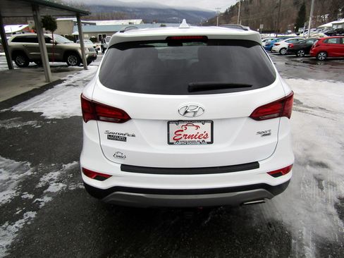 Used 2017 Hyundai Santa Fe Sport image 7