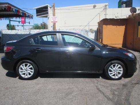 Used 2013 MAZDA MAZDA3 i Touring Sedan FWD image 2