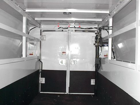 Used 2018 Chevrolet Express 3500 UNAVAIL RWD image 22