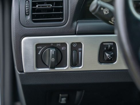 Used 2003 Ford Thunderbird image 63