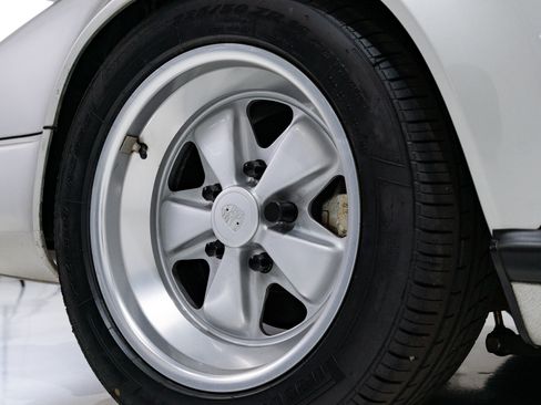 Used 1989 Porsche 911 Carrera image 17