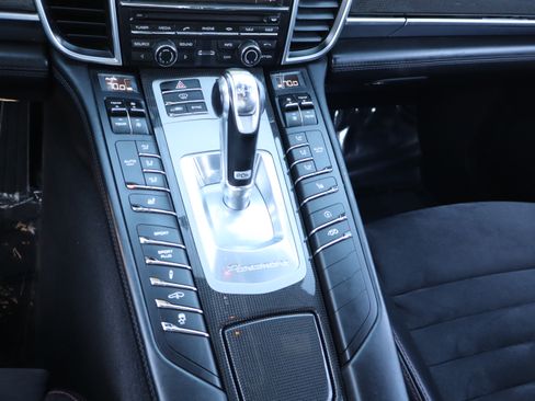 Used 2016 Porsche Panamera GTS image 32