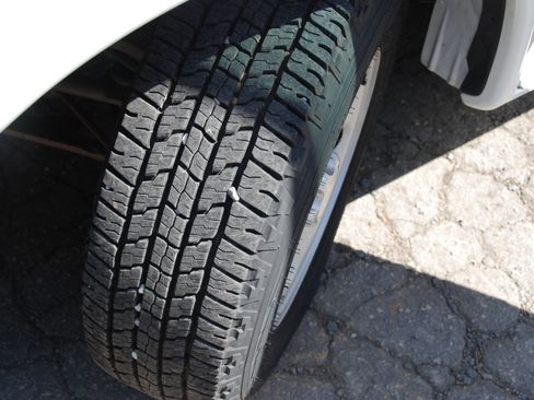 Used 2013 Chevrolet Express 1500 image 27