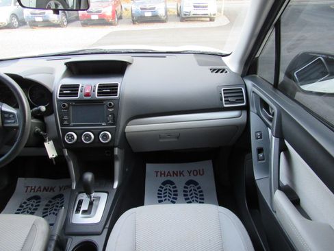 Used 2016 Subaru Forester 2.5i Premium image 18