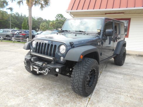 Used 2017 Jeep Wrangler Unlimited Sport AWD/4WD image 2