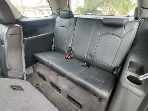 Used 2011 GMC Acadia SL image 11