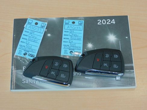 Used 2024 Chevrolet Blazer EV RS image 35