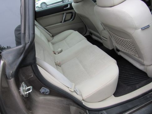Used 2009 Subaru Outback 2.5i Premium image 16
