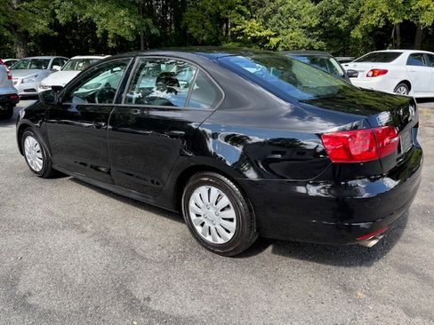 Used 2014 Volkswagen Jetta S image 2