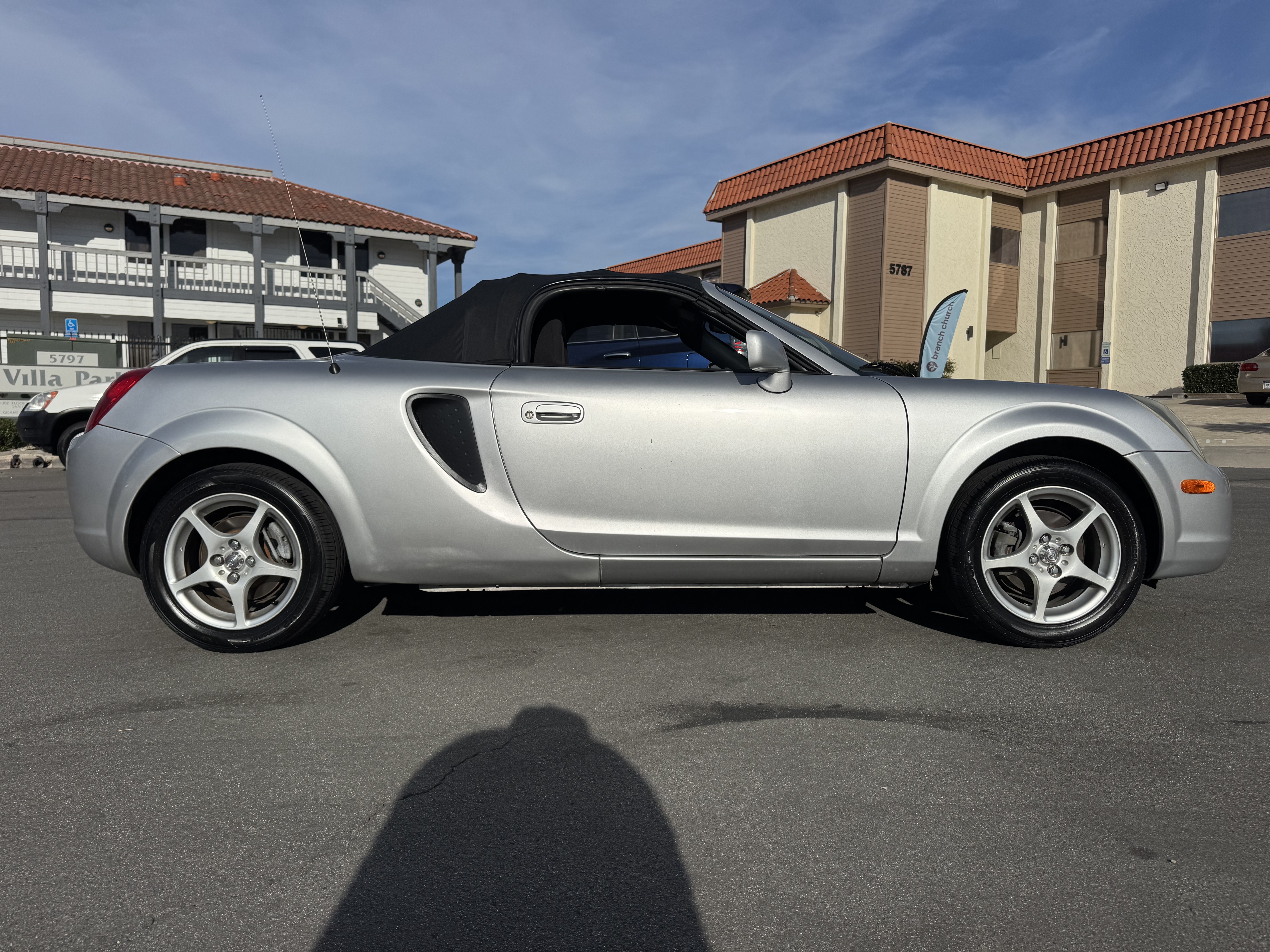 Used 2002 Toyota MR2 Spyder RWD image 32