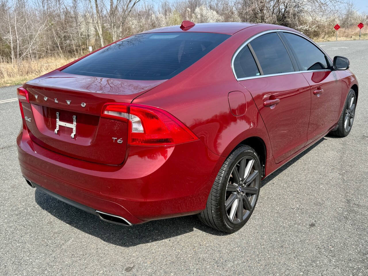 Used 2015 Volvo S60 T6 FWD image 2