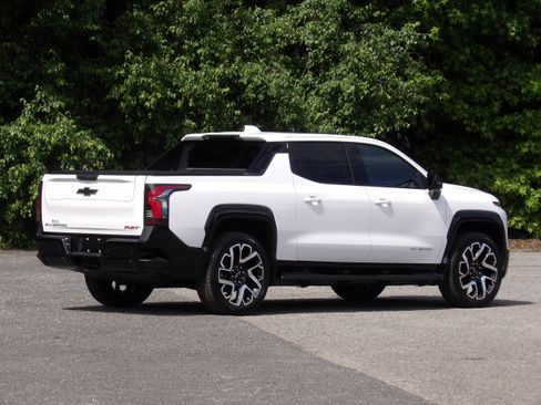 Used 2025 Chevrolet Silverado EV 4x4 Crew Cab RST image 9