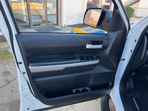 Used 2018 Toyota Tundra SR5 image 24