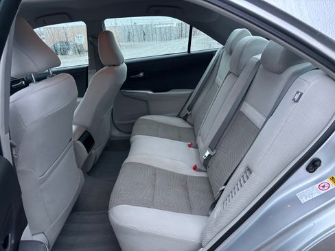Used 2013 Toyota Camry LE image 9