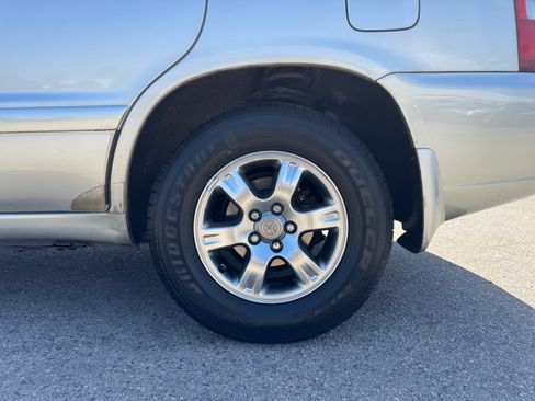 Used 2005 Toyota Highlander 2WD V6 w/ 3rd Row image 15