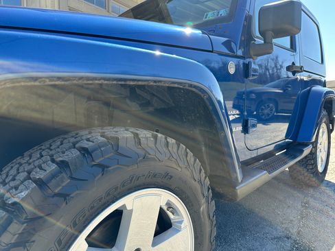 Used 2010 Jeep Wrangler Sahara image 9