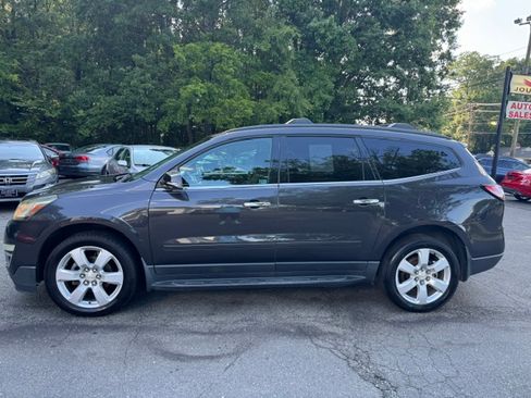 Used 2016 Chevrolet Traverse FWD LT w/ 1LT image 2