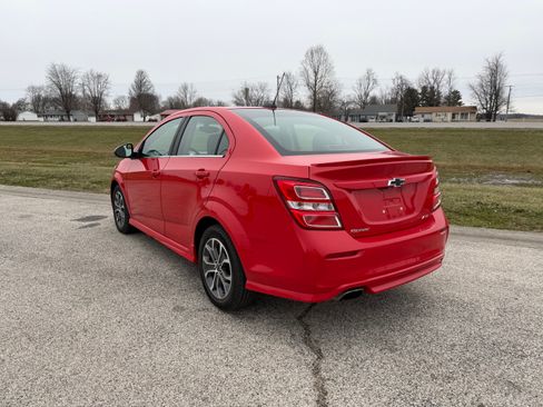Used 2020 Chevrolet Sonic LT image 3