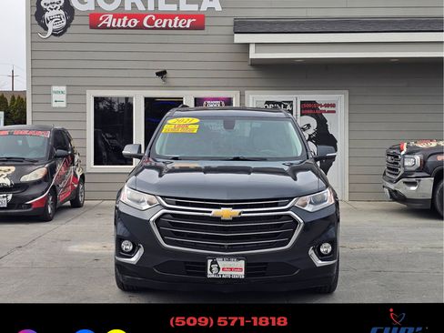 Used 2021 Chevrolet Traverse LT image 2