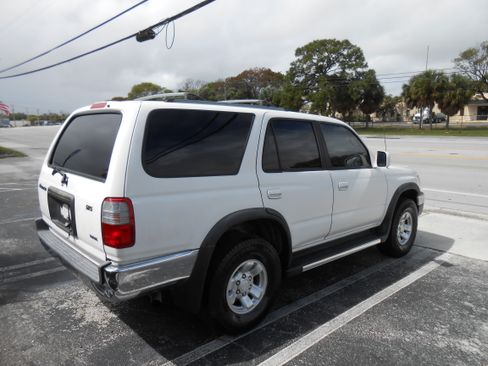 Used 1999 Toyota 4Runner SR5 image 6