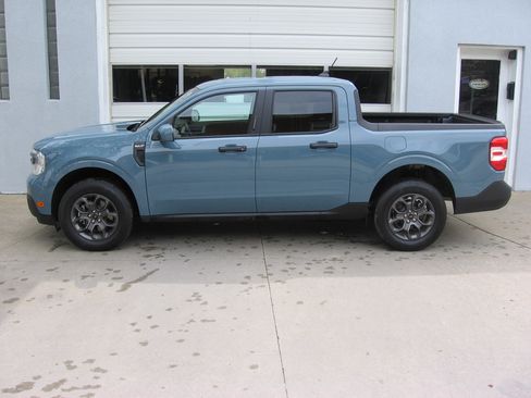 Used 2022 Ford Maverick XLT FWD image 3