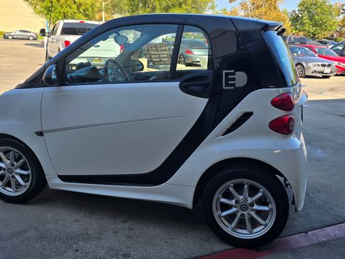 Used 2015 smart fortwo electric drive image 36