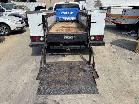 Used 2015 Ford F350 2WD Regular Cab DRW Super Duty image 14