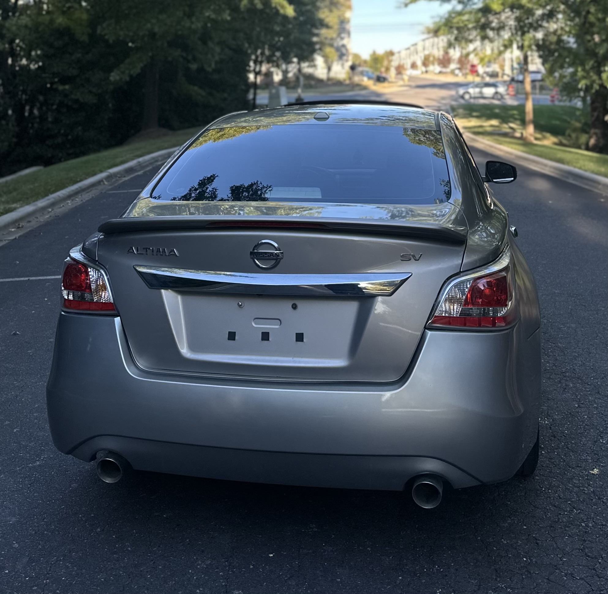 Used 2015 Nissan Altima SV FWD image 9