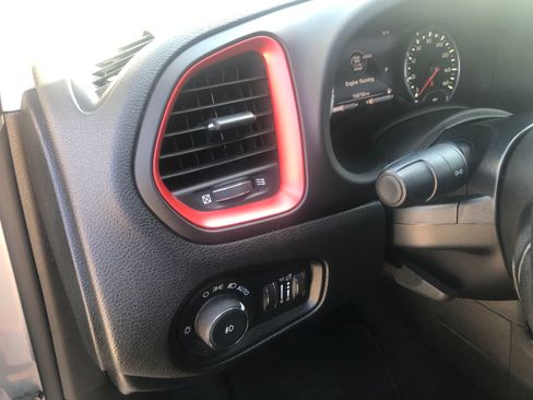 Used 2015 Jeep Renegade Trailhawk image 12