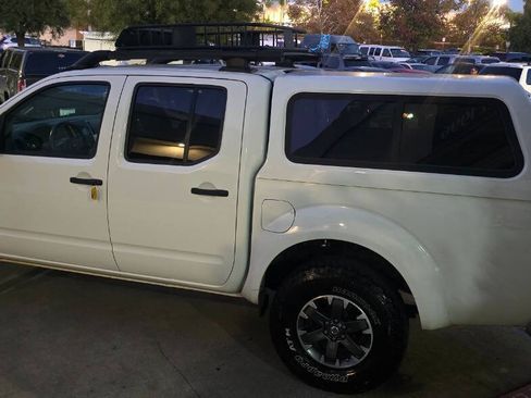 Used 2016 Nissan Frontier 4X4 Crew Cab SV w/ Sport Pkg image 41