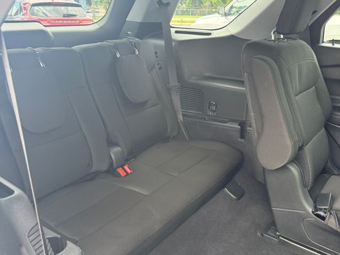 Used 2022 Ford Explorer 2WD XLT image 26