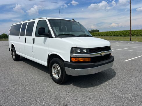 Used 2017 Chevrolet Express 3500 LT Extended Passenger RWD image 2