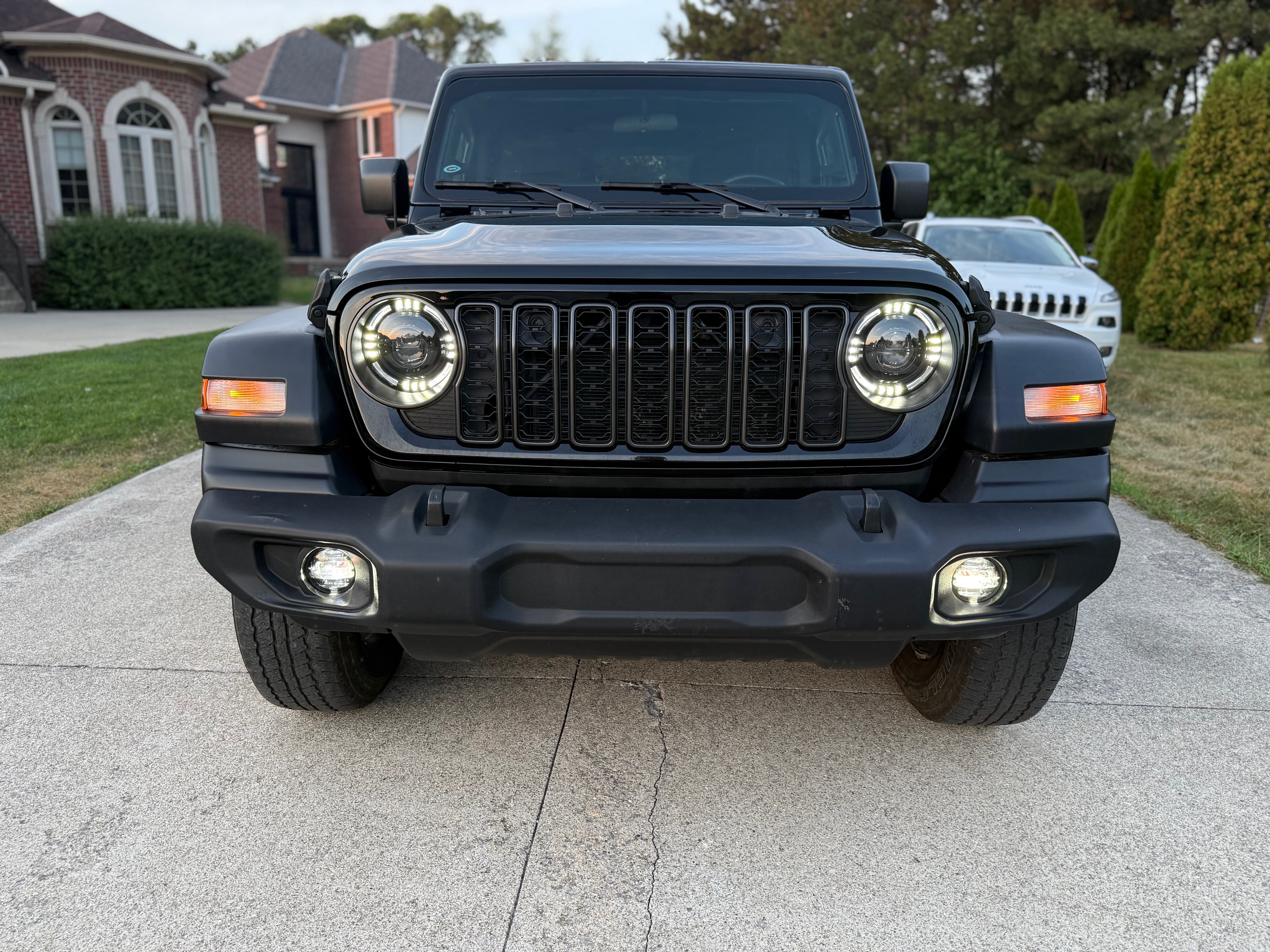 Used 2020 Jeep Wrangler 4WD Unlimited Sport image 7