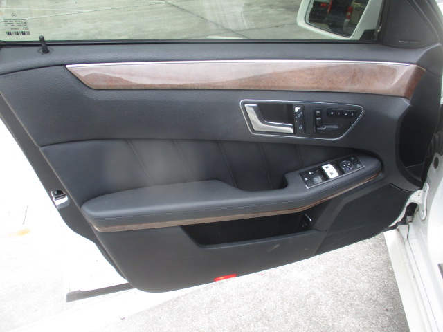 Used 2013 Mercedes-Benz E 350 4MATIC Sedan image 19