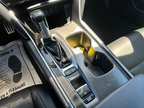 Used 2021 Honda Accord Sport image 11