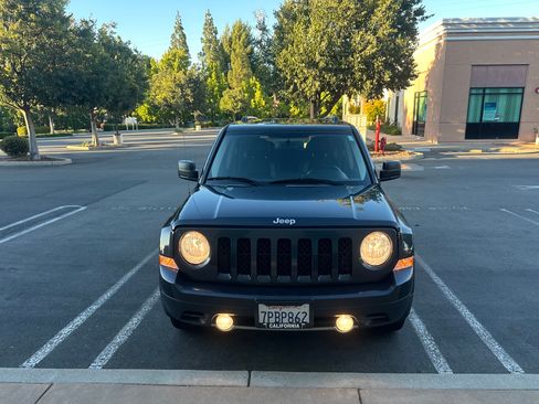 Used 2016 Jeep Patriot FWD Limited image 3