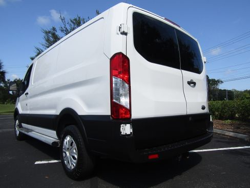 Used 2019 Ford Transit 250 130 Low Roof RWD image 3