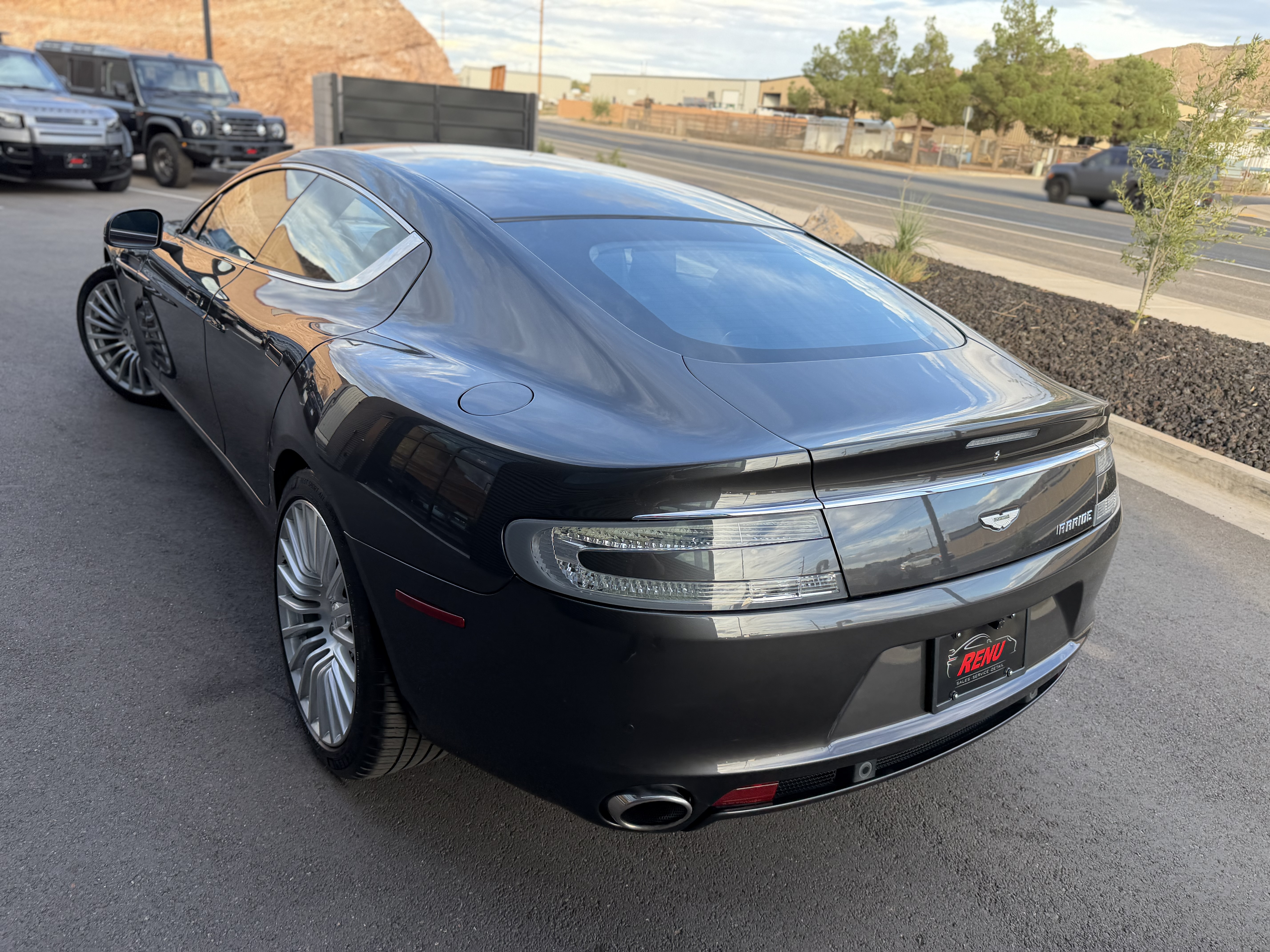 Used 2011 Aston Martin Rapide RWD image 5