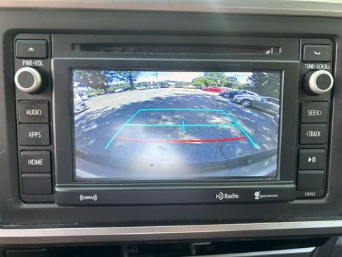 Used 2017 Toyota Tacoma 2WD Access Cab image 14