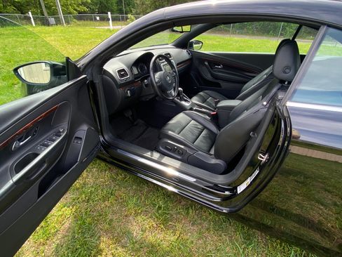 Used 2012 Volkswagen Eos image 9