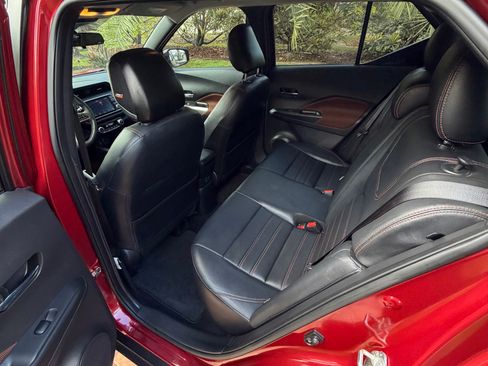 Used 2020 Nissan Kicks SR image 7